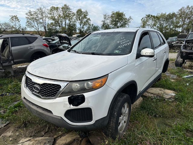 2011 Kia Sorento LX's photo