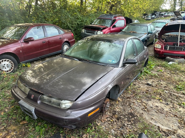 1998 Saturn S-Series Base's photo