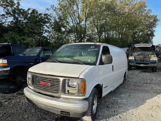 2000 GMC Savana Cargo Base's photo