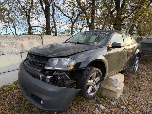2013 Dodge Avenger SXT's photo