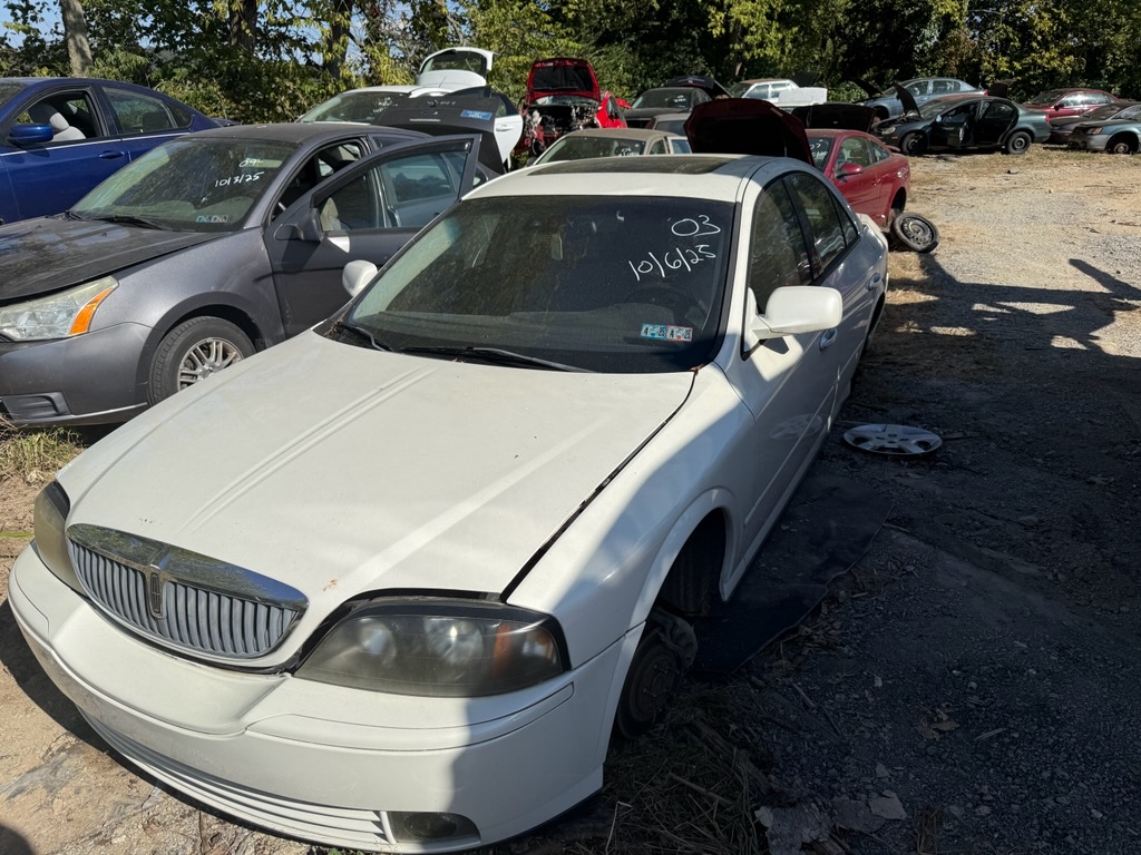 2003 Lincoln LS Premium Sport's photo