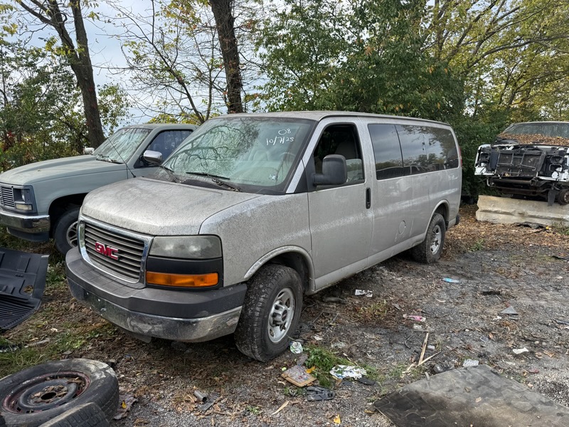 2008 GMC Savana Base's photo