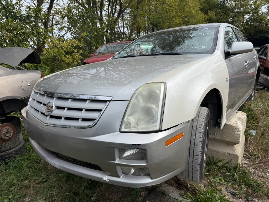 2005 Cadillac STS Base's photo