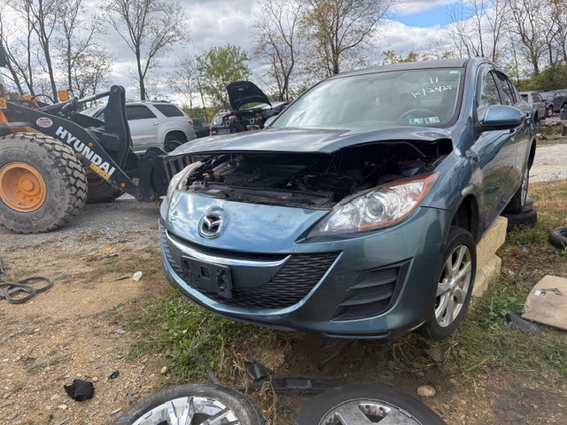 2011 Mazda MAZDA3 i Touring's photo