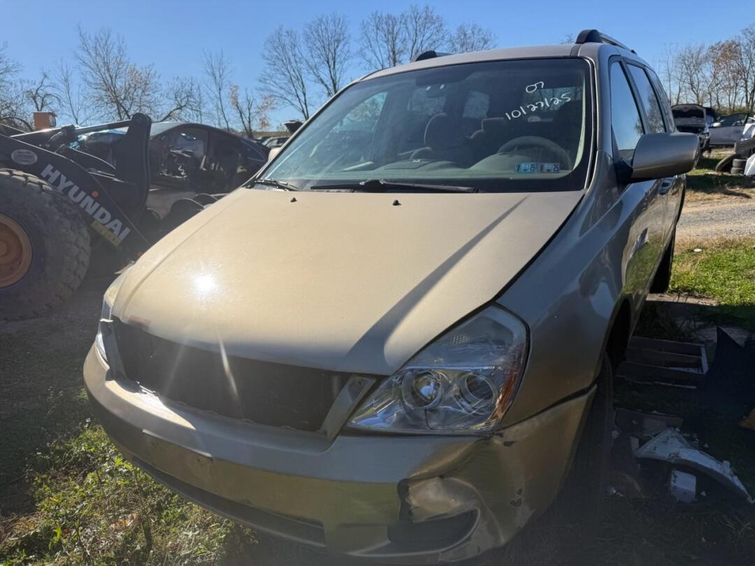 2007 Kia Sedona's photo