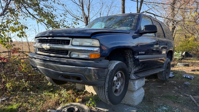 2002 Chevrolet Tahoe LS's photo