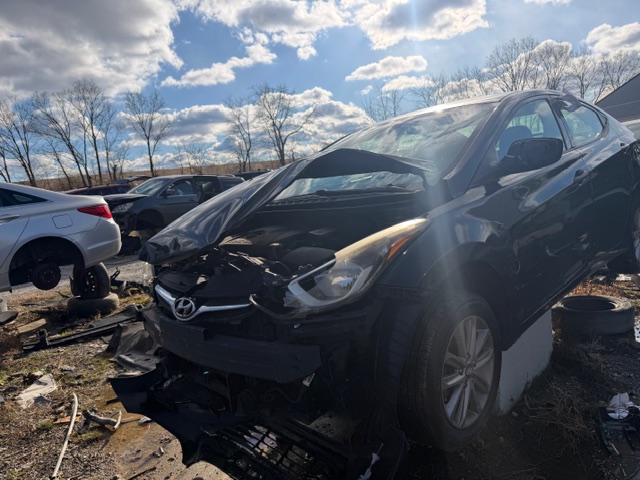 2014 Hyundai Elantra SE's photo