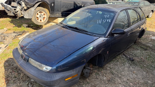 1998 Saturn S-Series Base's photo