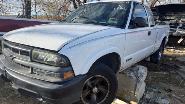 2001 Chevrolet S-10's photo