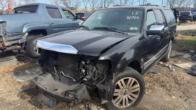 2013 Lincoln Navigator Base's photo