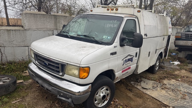 2005 Ford Econoline's photo