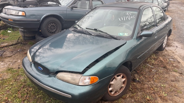 1995 Ford Contour's photo