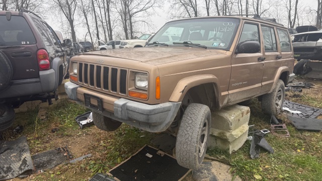 2000 Jeep Cherokee SPORT's photo