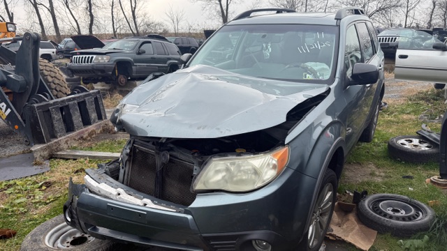 2011 Subaru Forester X Limited's photo