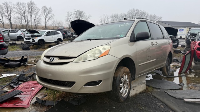 2006 Toyota Sienna LE's photo