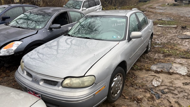 1998 Oldsmobile Cutlass GL's photo