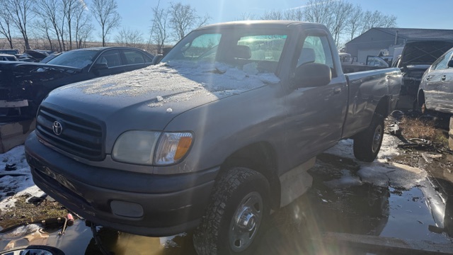 2000 Toyota Tundra Base's photo