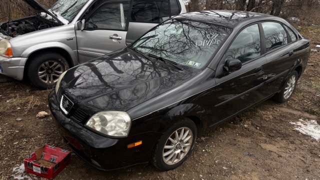 2004 Suzuki Forenza's photo