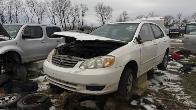 2004 Toyota Corolla CE's photo