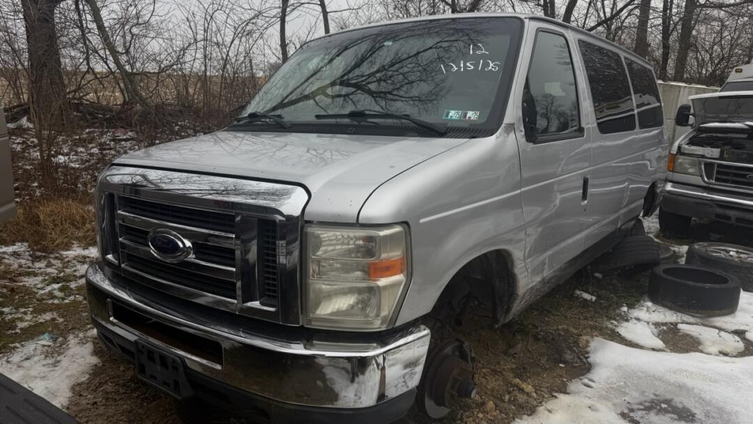2012 Ford E-Series Econoline Van Commercial's photo