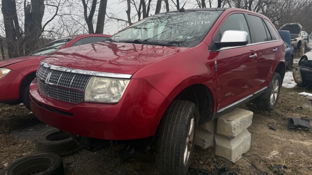 2010 Lincoln MKX Base's photo