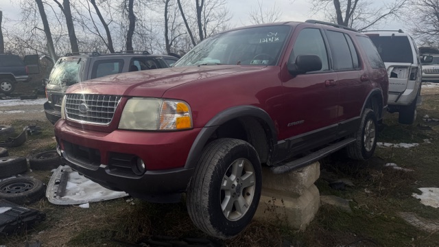 2004 Ford Explorer's photo