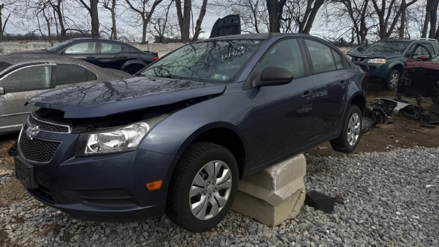 2014 Chevrolet Cruze LS's photo