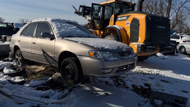 2002 Toyota Corolla CE's photo