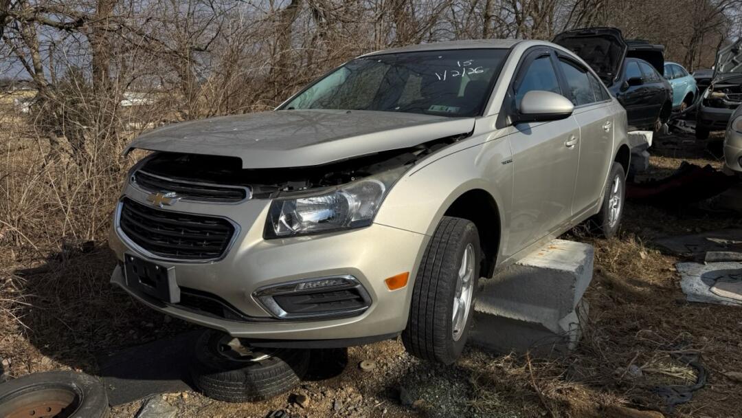 2015 Chevrolet Cruze 1LT's photo