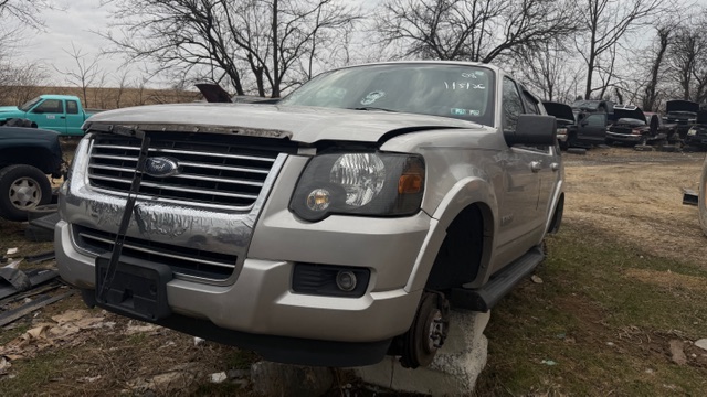 2008 Ford Explorer XLT's photo