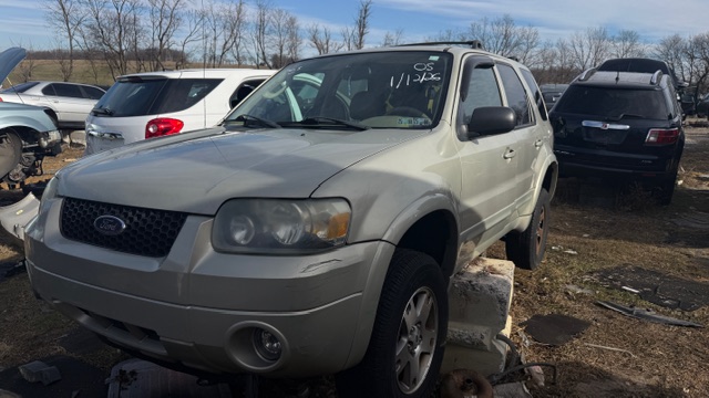2005 Ford Escape Base's photo