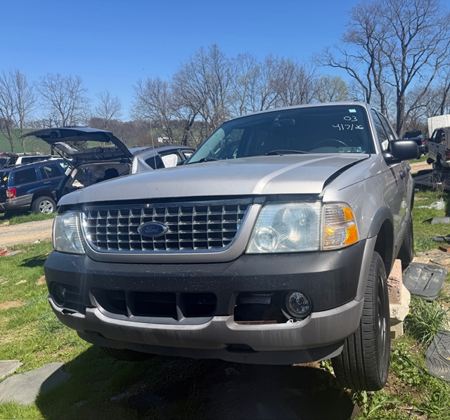 2003 Ford Explorer's photo
