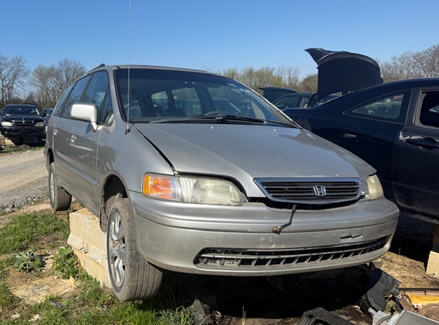 1998 Honda Odyssey EX's photo
