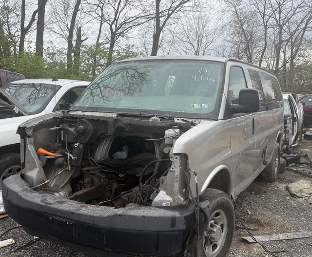 2009 Chevrolet Express 2500 LS's photo