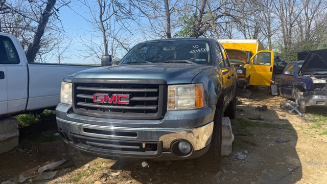 2010 GMC Sierra 2WD Crew Cab SLE SWB's photo