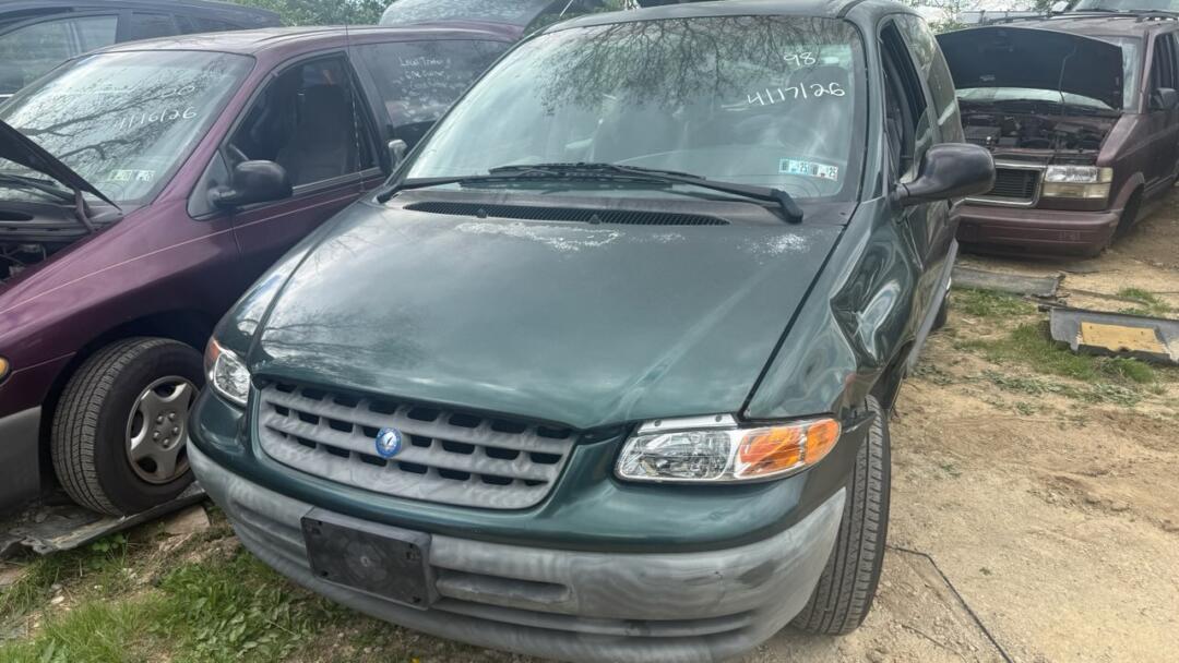 1998 Plymouth Voyager's photo