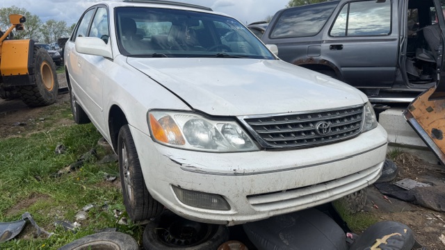 2000 Toyota Avalon's photo