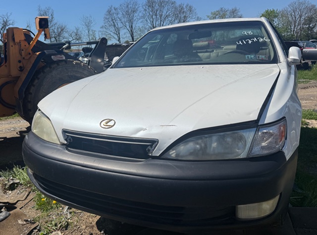 1998 Lexus ES 350 300's photo