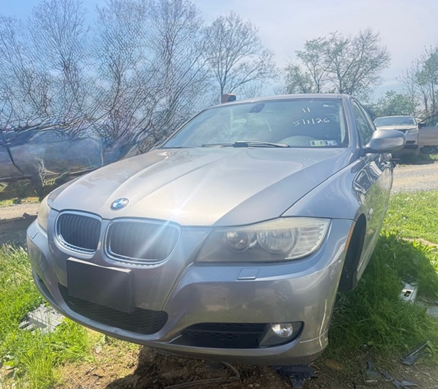 2011 BMW 3 Series 328i xDrive Sedan's photo