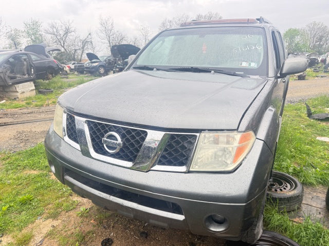 2006 Nissan Pathfinder's photo