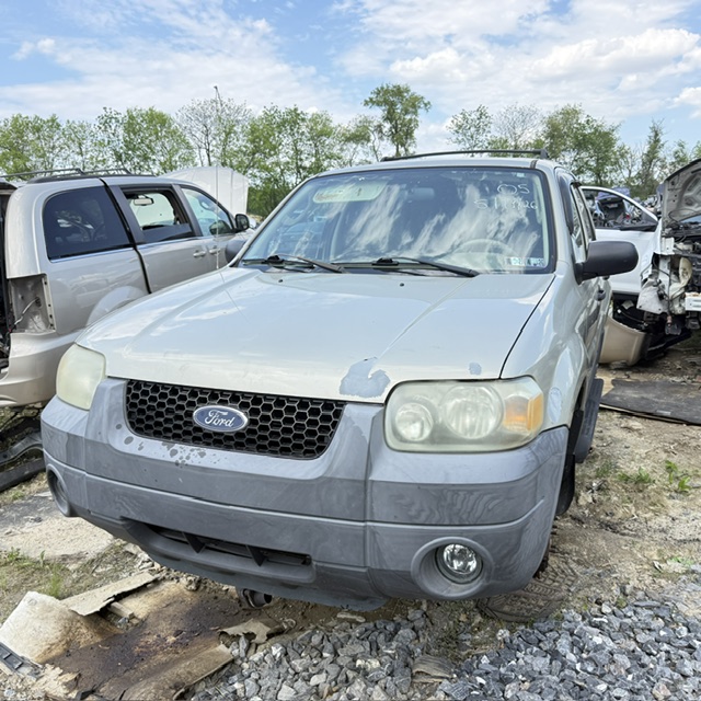 2005 Ford Escape's photo