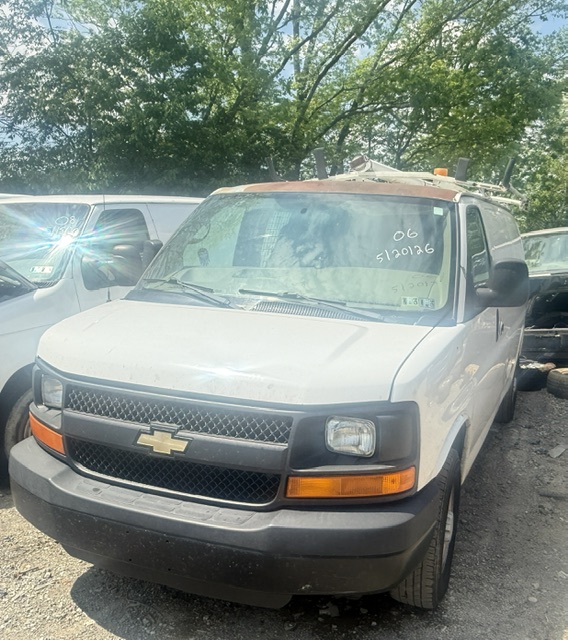 2006 Chevrolet Express 2500 Work Van HD's photo