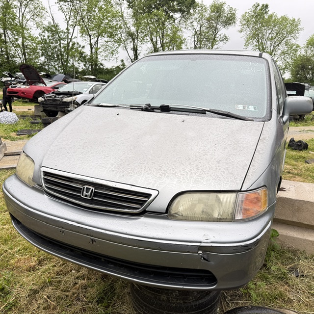 1998 Honda Odyssey EX's photo