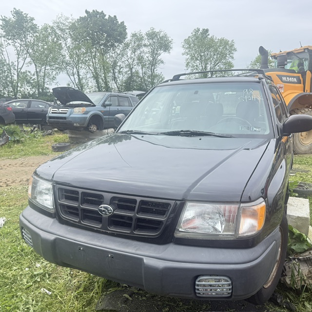 1998 Subaru Forester L's photo