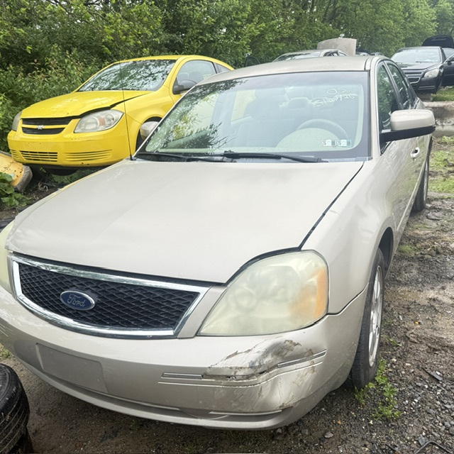 2005 Ford Five Hundred's photo