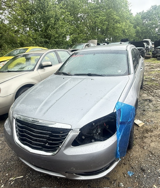2013 Chrysler 200 Touring's photo