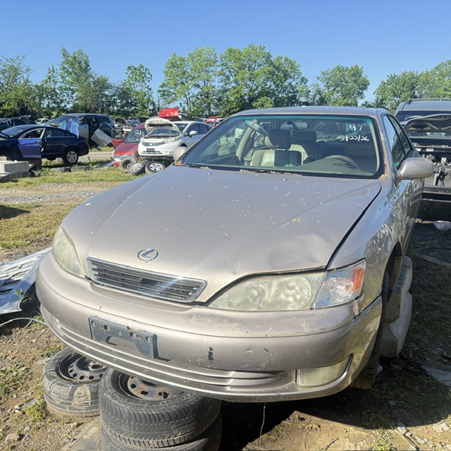 1997 Lexus ES 350's photo