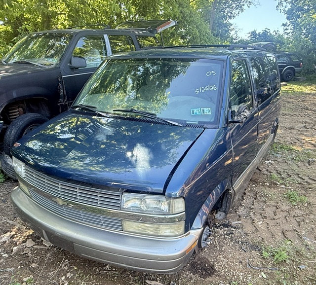 2005 Chevrolet Astro's photo
