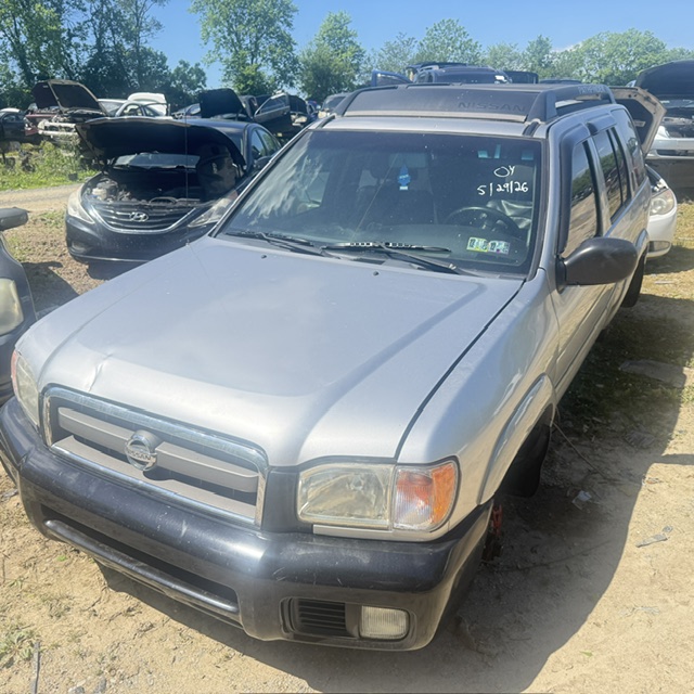 2004 Nissan Pathfinder's photo