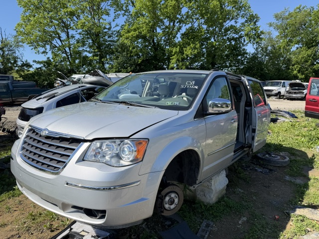 2008 Chrysler Town & Country's photo